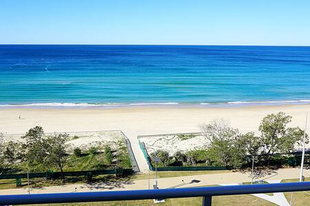 Studio Apartment With Panaromic Ocean Views