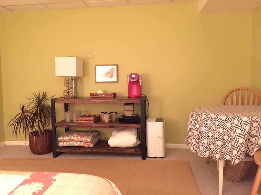 Bedroom. Please help yourself to the Keurig. During the weekend, we provide one cup of coffee, per guest, per night. We'll also provide organic cream and sugar with your breakfast. Sorry, we do not offer artificial sweeteners. If you prefer tea, please let us know.