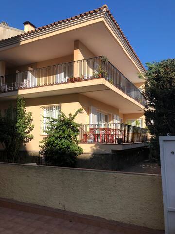 Casa per a Famílies o Grups a 5 min de la platja gallery image 3