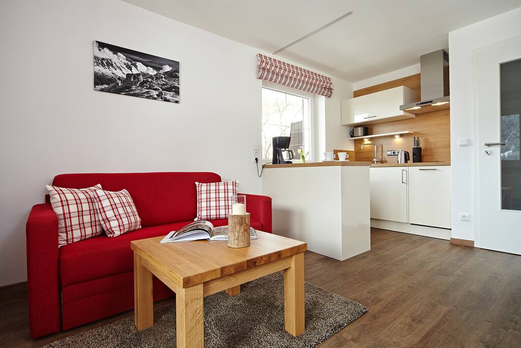 Wohzimmer und Küchenzeile