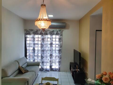 Apt AU ground floor  w /2 bedrooms (1 en-suite) furnished