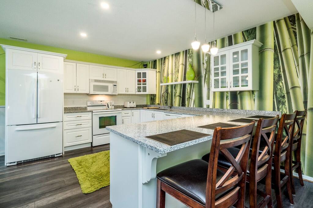 Kitchen/dining seats 9