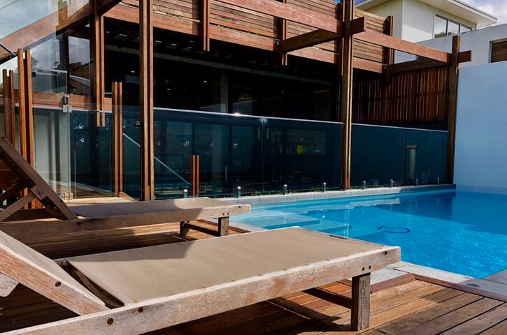 Lennox Head Luxury Entertainer gallery image 2