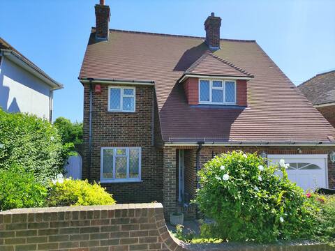 Rottingdean heights 3 bedroom house with sea views
