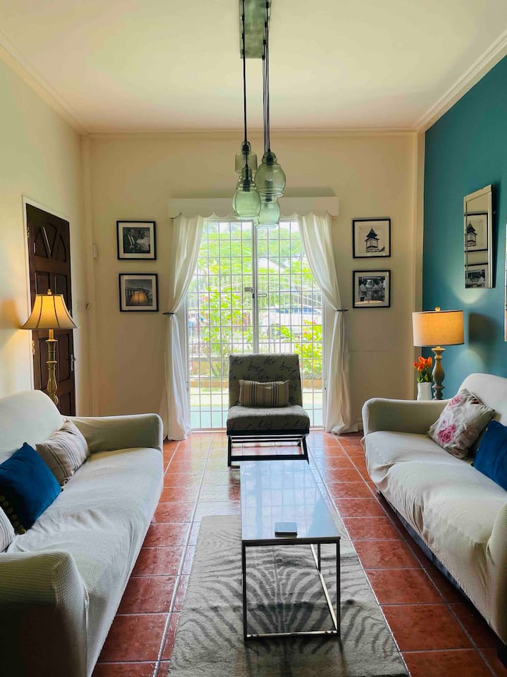 Ground Floor, 2-bedroom Apartment In Queenstown - Guyana