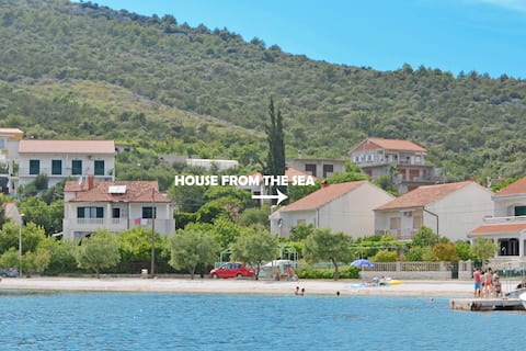 Successful Airbnb property: Karla & Stipe Apartment in Općina Marina