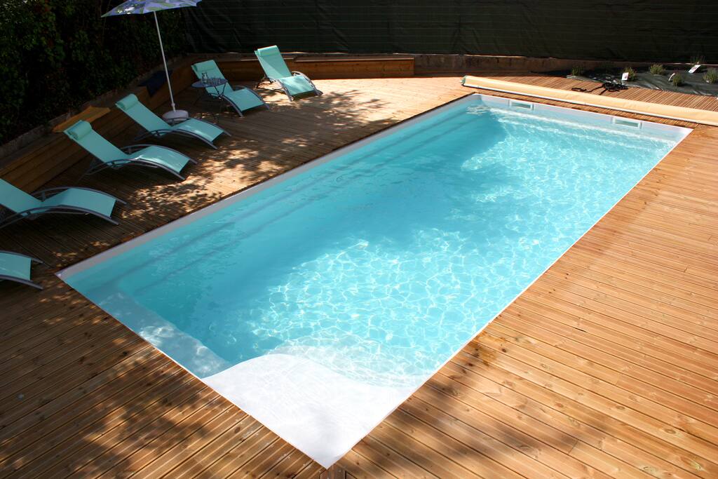 La piscine et sa plage