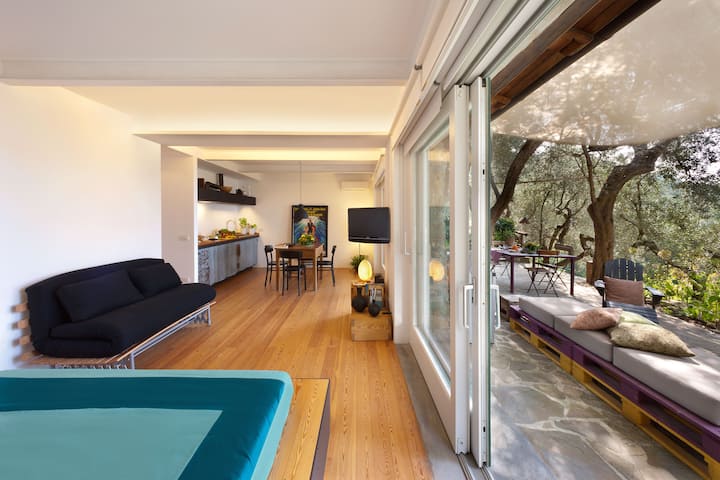 House, Terrace, Shared Garden/pool, View, Sleeps 4 - Sorrento