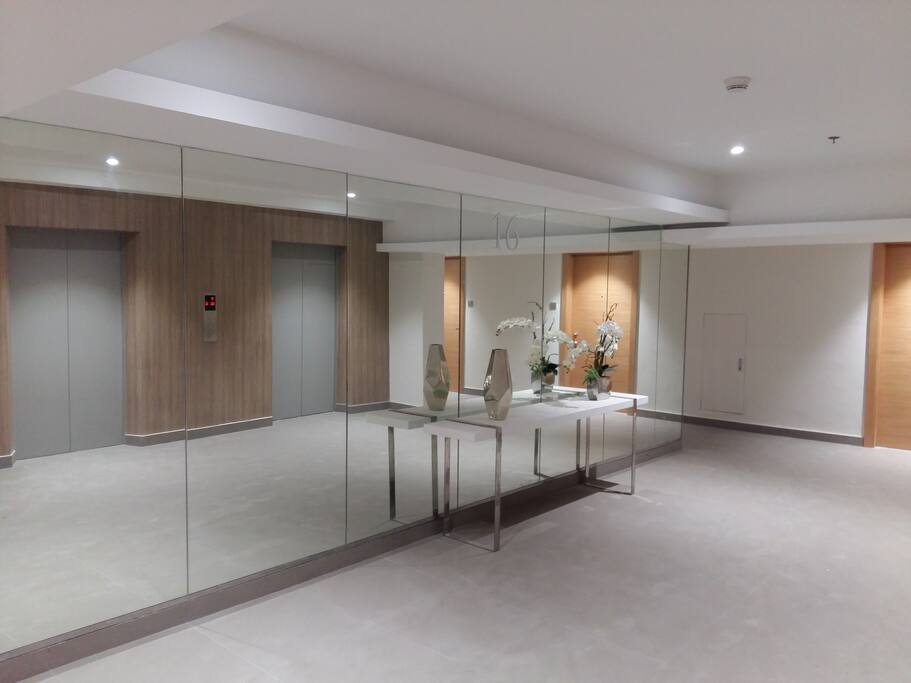 ELEVATOR LOBBY