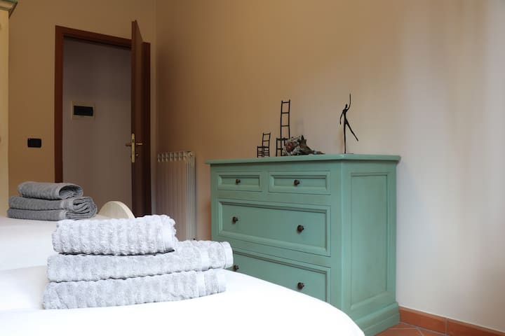 Втора спалня с две легла