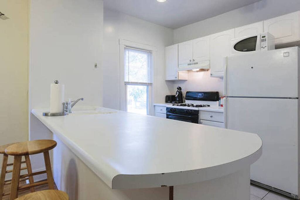 Kitchen is fully operational and comes with a Kuerig KCup Coffee Maker is fully operational and comes with a Kuerig KCup Coffee Maker