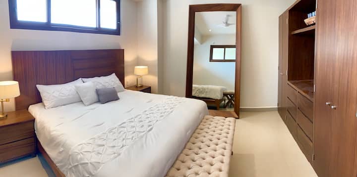 chumba kizuri cha kulala - kitanda cha ukubwa wa mfalme 