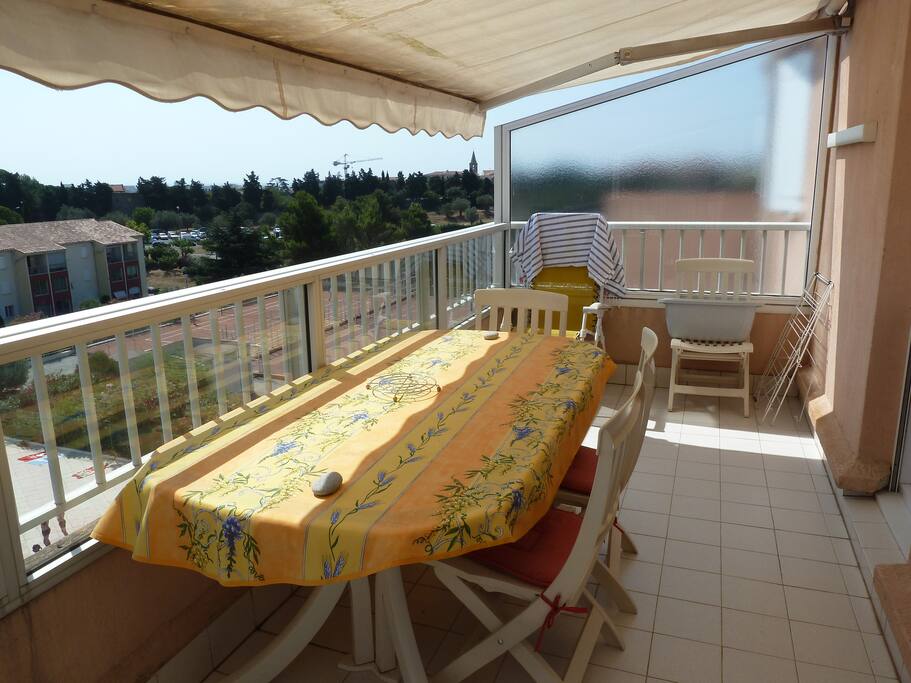 Terrasse de 10 m² avec vue sur la piscine