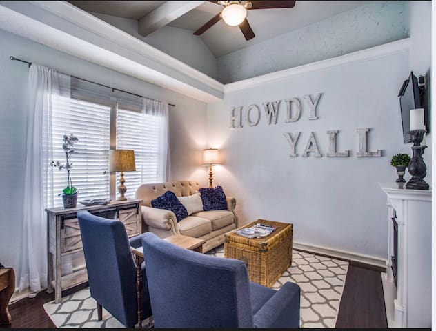 TX Oasis: Relax & Celebrate w/ FW Fun!