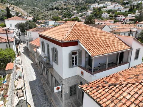 LIVIN HYDRA ~The Mansion