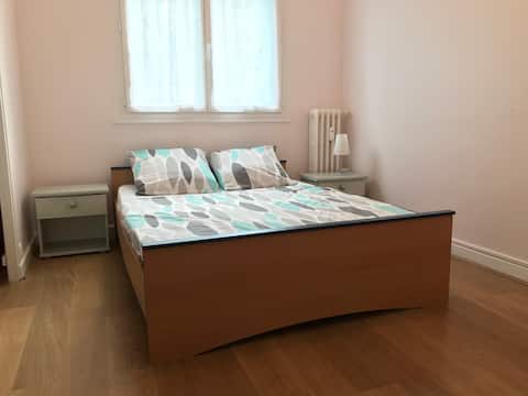 Apartment close to tram A