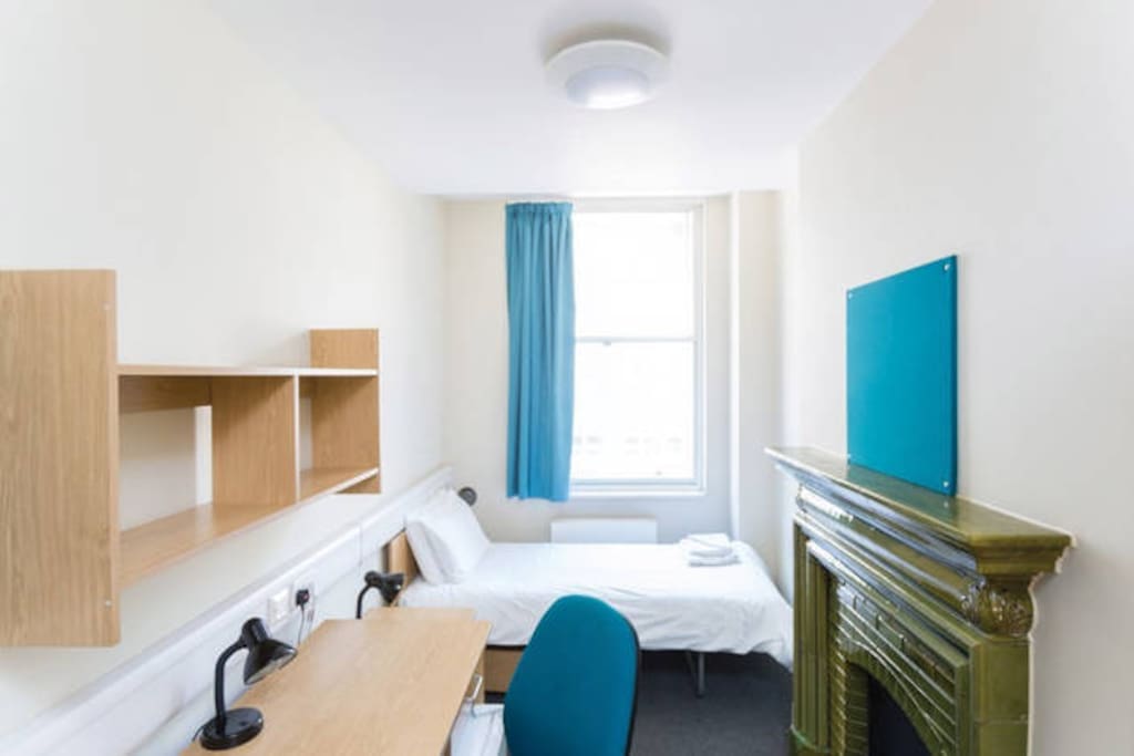 This is a sample image of one of our single bedrooms