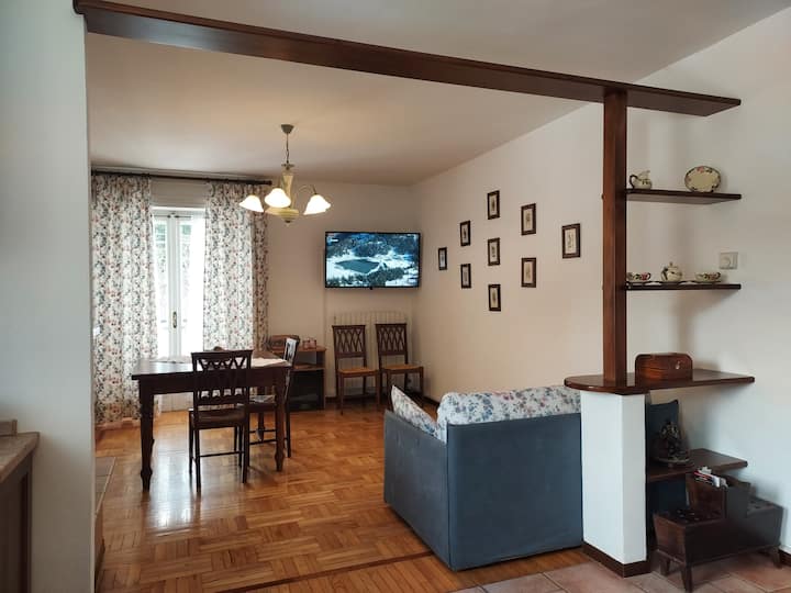 明亮通风的用餐区