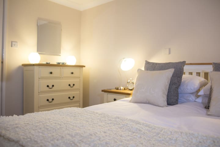 Shaftesbury Modern Annexe