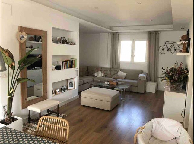Big Terrasse Penthouse 10min from the Beach gallery image 4
