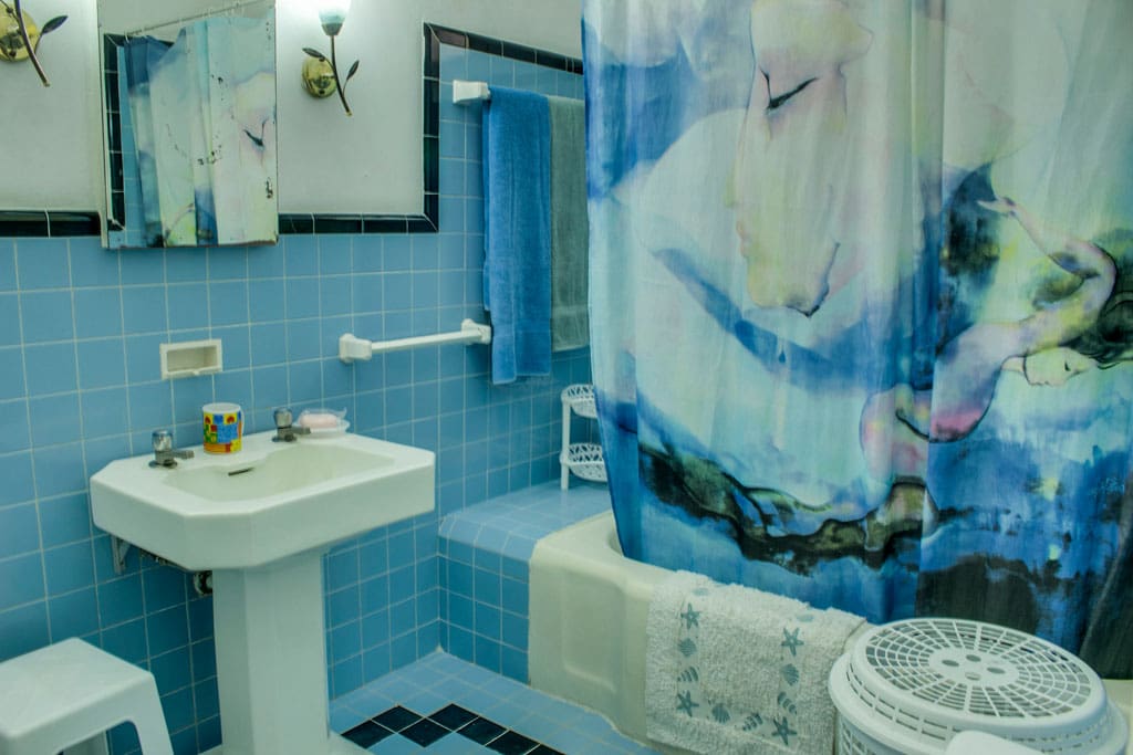 Baño para uso de huéspedes
