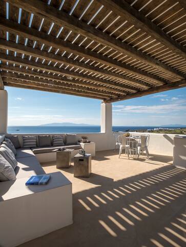 Spectacular newly-built Villa, stunning sunsets gallery image 4