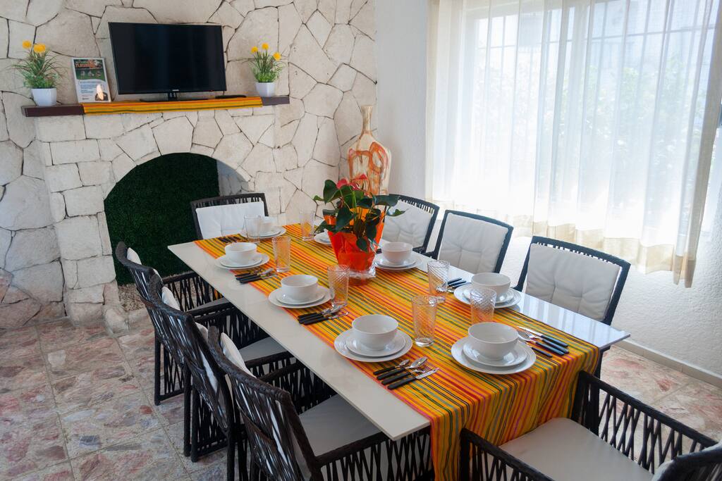 Comedor y TV con Netflix