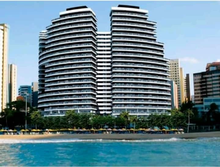Foto do anúncio de Cond. na Beira Mar, piscinas incríveis e garagem em Beira Mar, Fortaleza