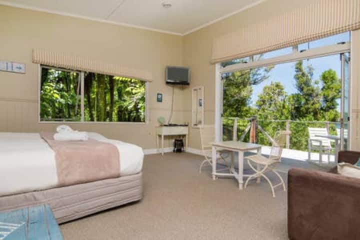 No Road Inn - Спалня 1 плюс самостоятелен санитарен възел