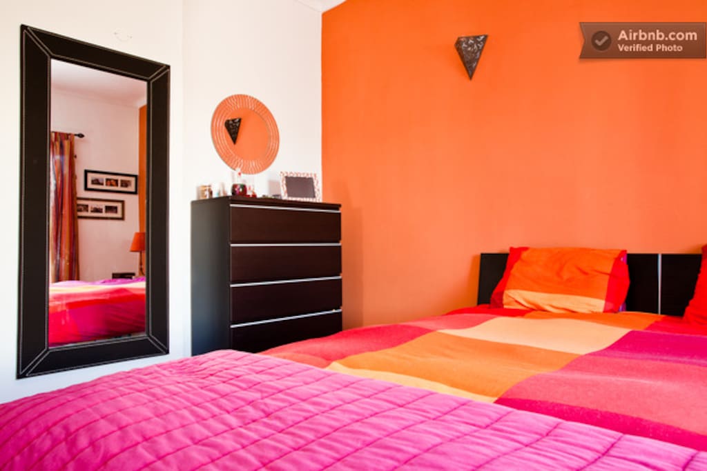 Quatro com cama de casal/ Double Bedroom