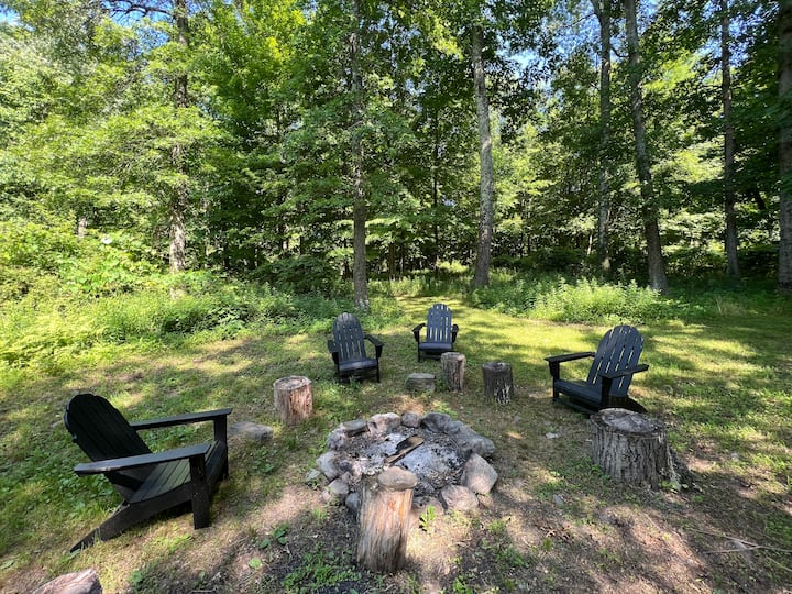 Modernes Refugium auf 7 Hektar Wald - Airbnb