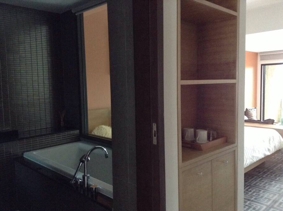 ห้องน้ำมีอ่างอาบน้ำ,ห้องอาบน้ำพร้อมshower