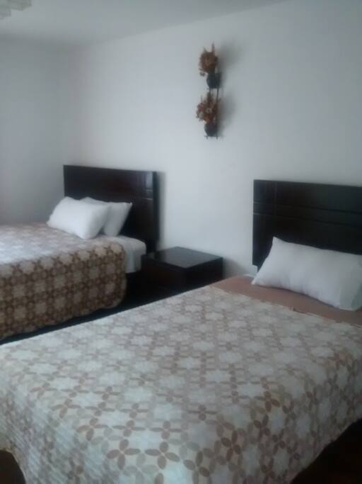 habitación doble con baño privado