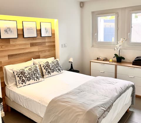 Top Airbnb: Charming 2-room rental on the Côte Bleue à Sausset Les Pins