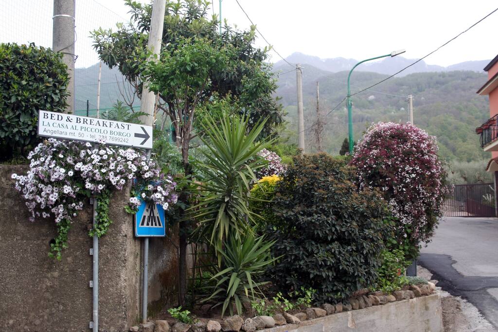 Imbocco della via S. Salvatore