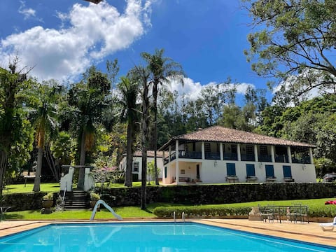 Serra Negra with swimming pool and very green