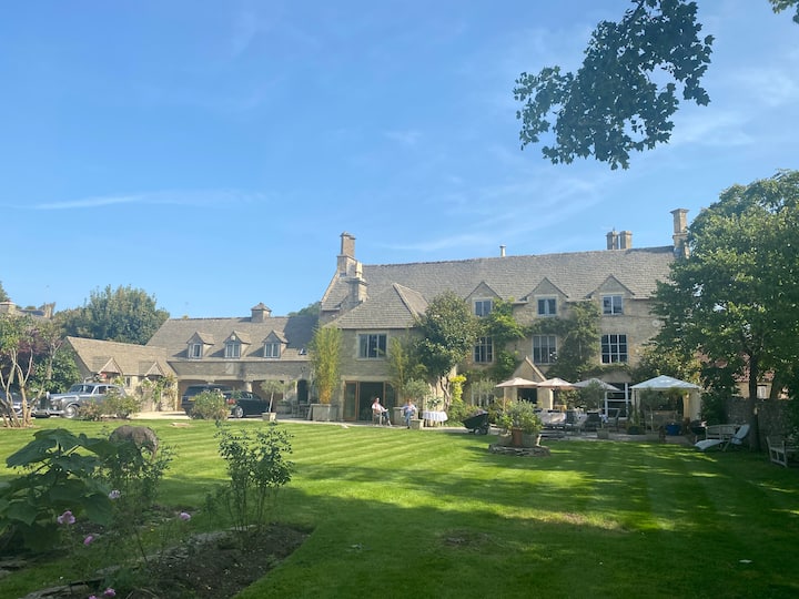 The Old Manor Coach House Houses for Rent in Baunton, England, United Kingdom Airbnb