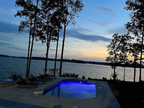 Lakeside Retreat Entire House, pool, kayaks