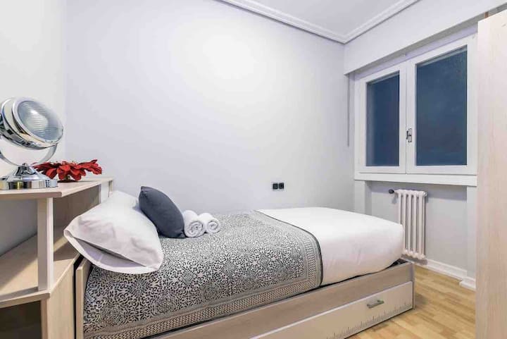 საძინებელი 1