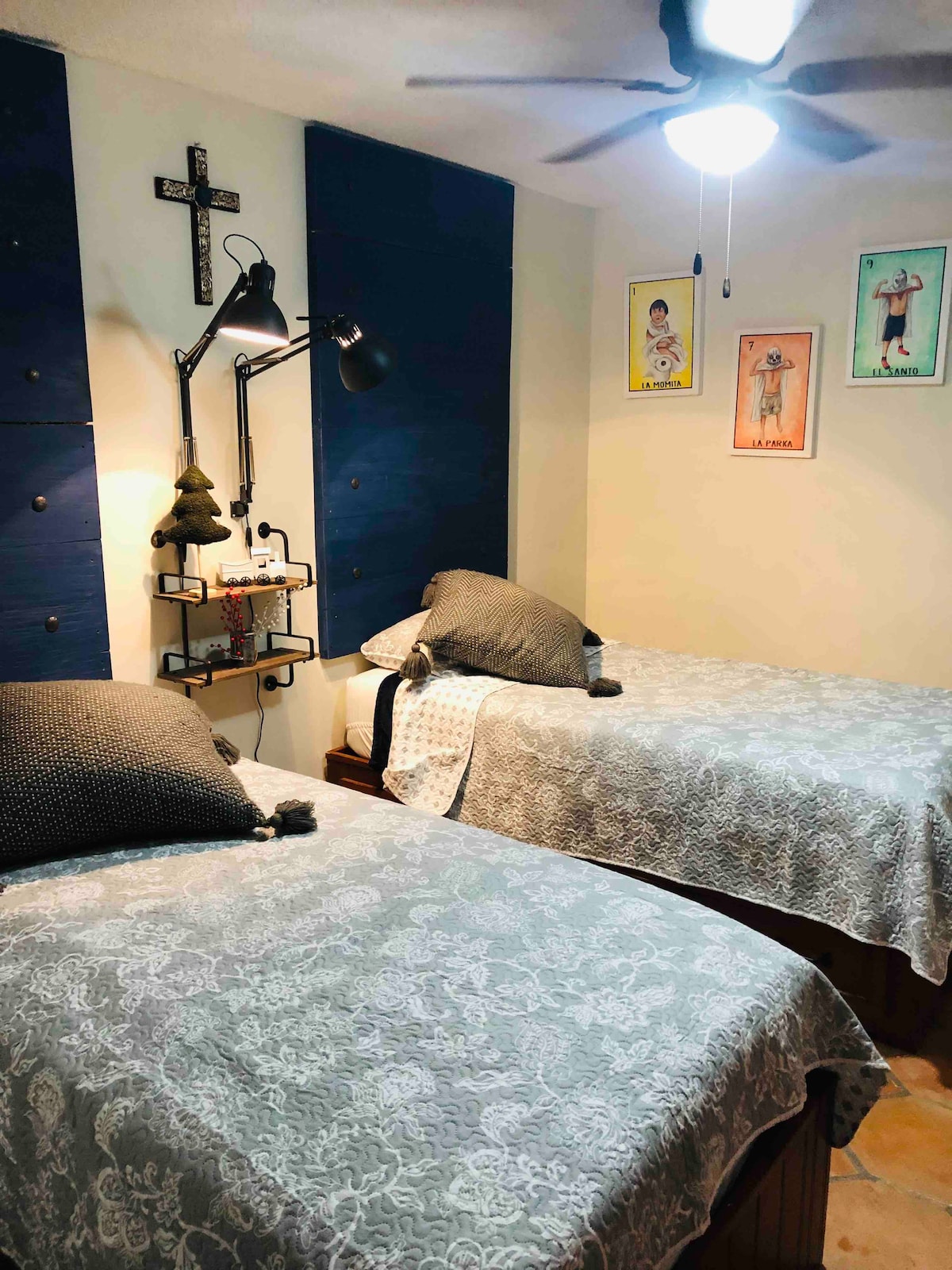 Dhoma e gjumit #2 me 3 krevate tek. 