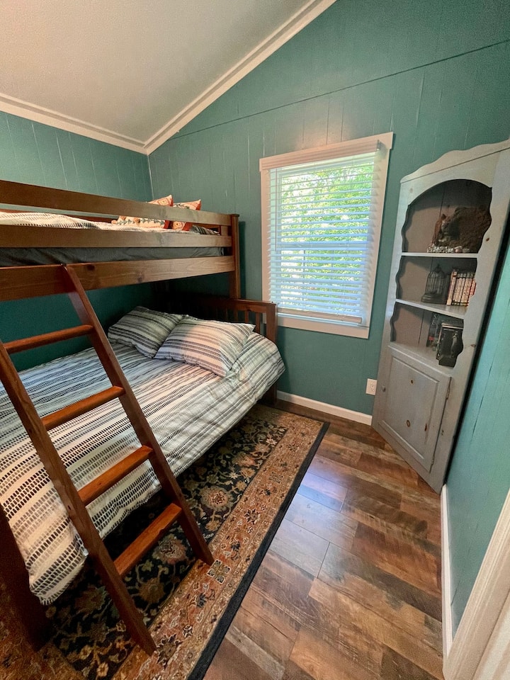 ห้องที่สองเตียงสองชั้น