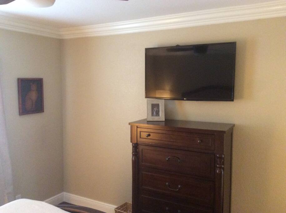 WiFi and Cable TV with HBO