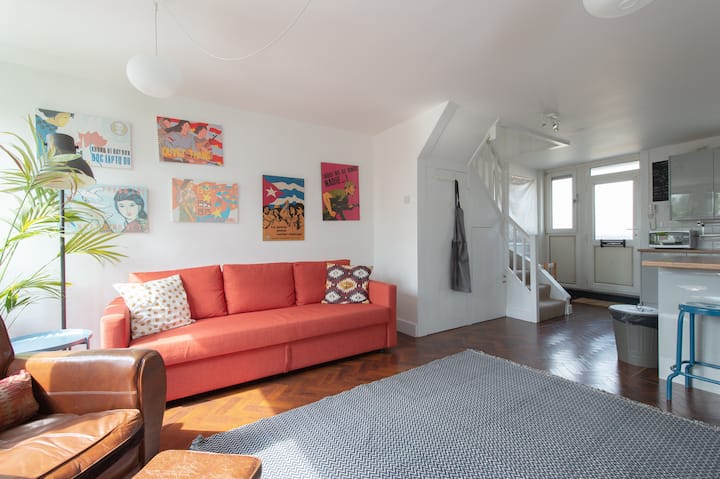 Modern, Fun Canal Apartment, In Vibrant Shoreditch - London