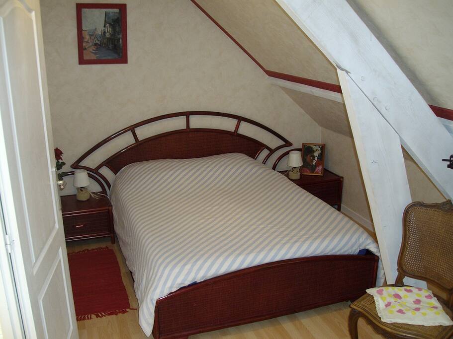 Chambre 1 grand lit + 1 lit d'une personne