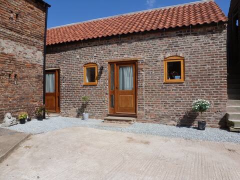 Eastfied farm cottages (Fox cottage)