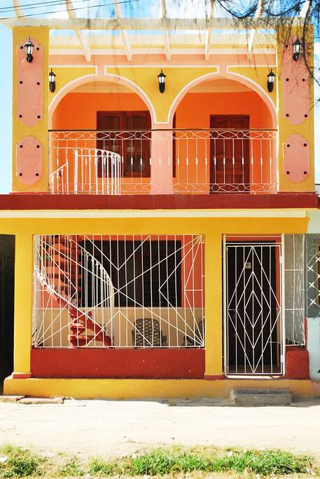 Frente del Hostal Arenas del Sur