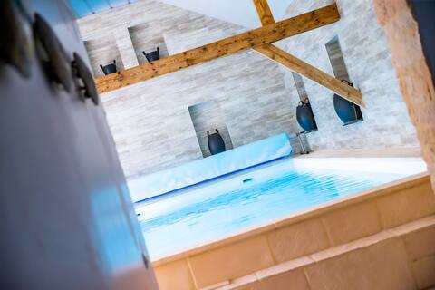Room for 2 people "La Romane" + access to HOT TUB and pool