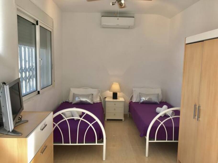 Twin Bedroom