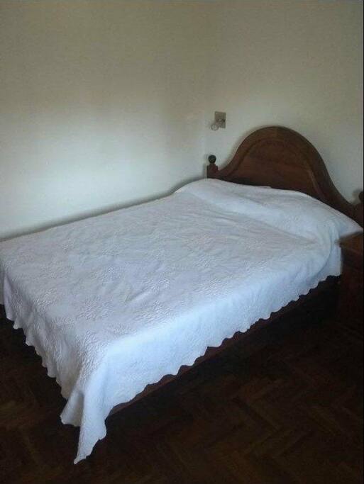 Cama matrimonial