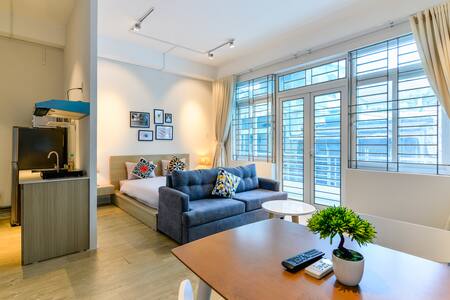 PRIVATE BALCONY ⭐ Local Neighborhood ❤ of city 1